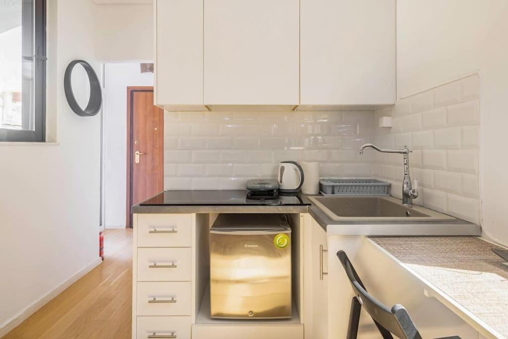 Downtown 22Sqm Green Nest King-Size Bed Афины Экстерьер фото