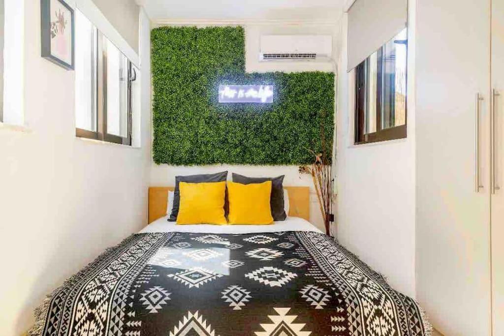 Downtown 22Sqm Green Nest King-Size Bed Афины Экстерьер фото
