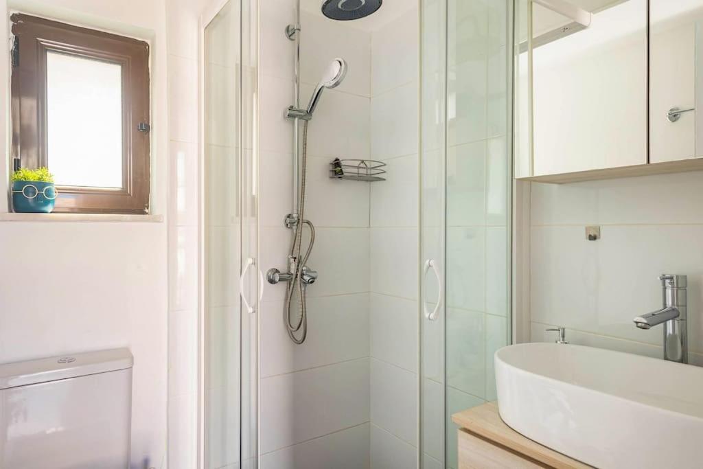Downtown 22Sqm Green Nest King-Size Bed Афины Экстерьер фото