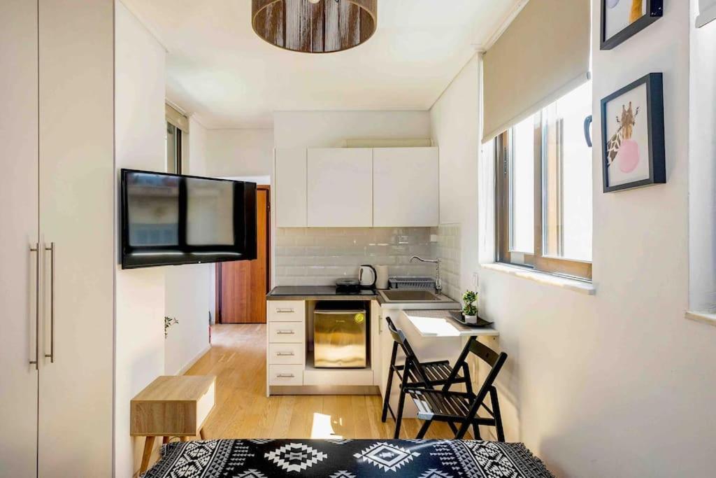 Downtown 22Sqm Green Nest King-Size Bed Афины Экстерьер фото